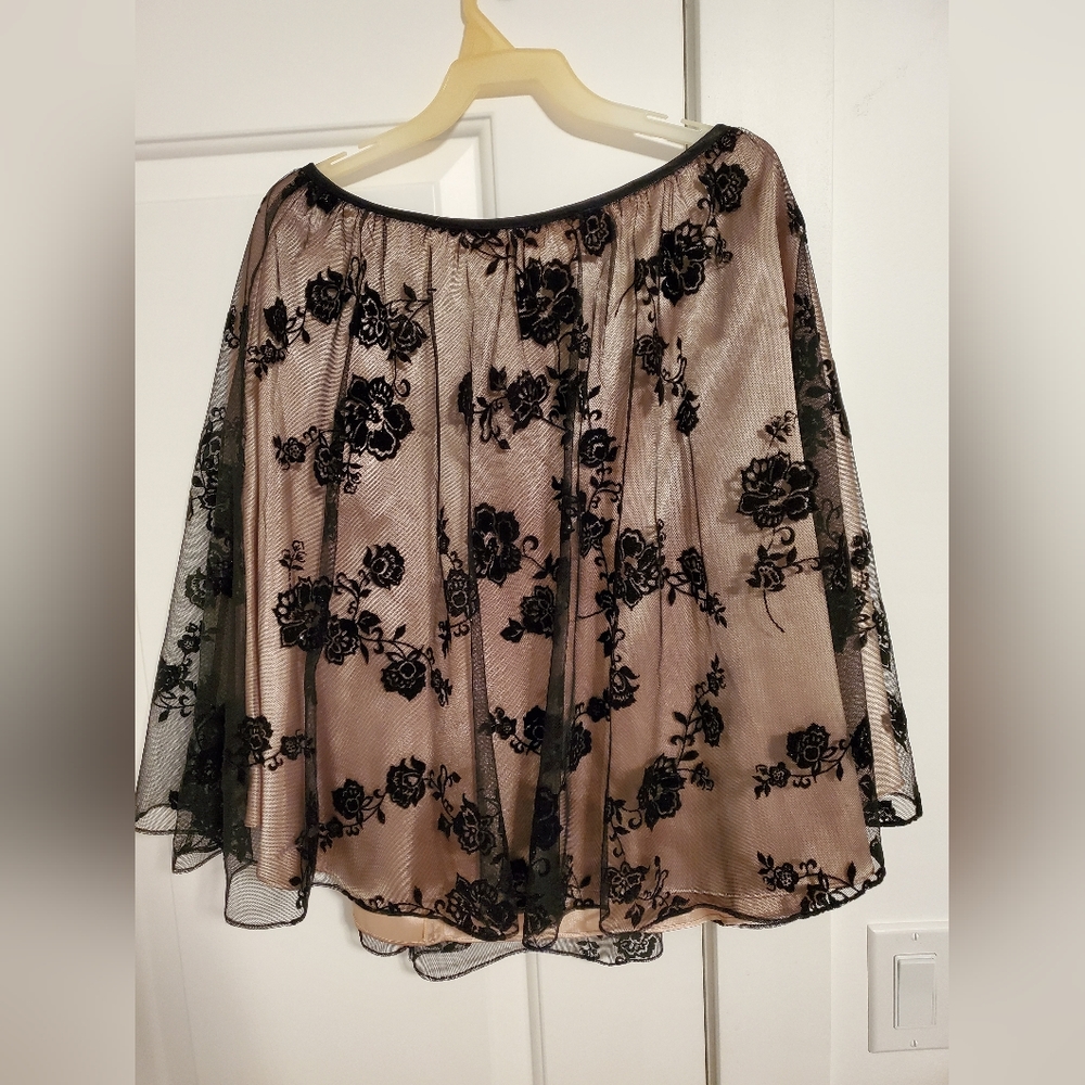 🌟3 for $25-Black lace skirt with silky gold underlayment.